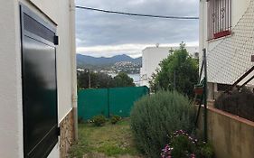 Planta baixa amb jardí i vistes al mar